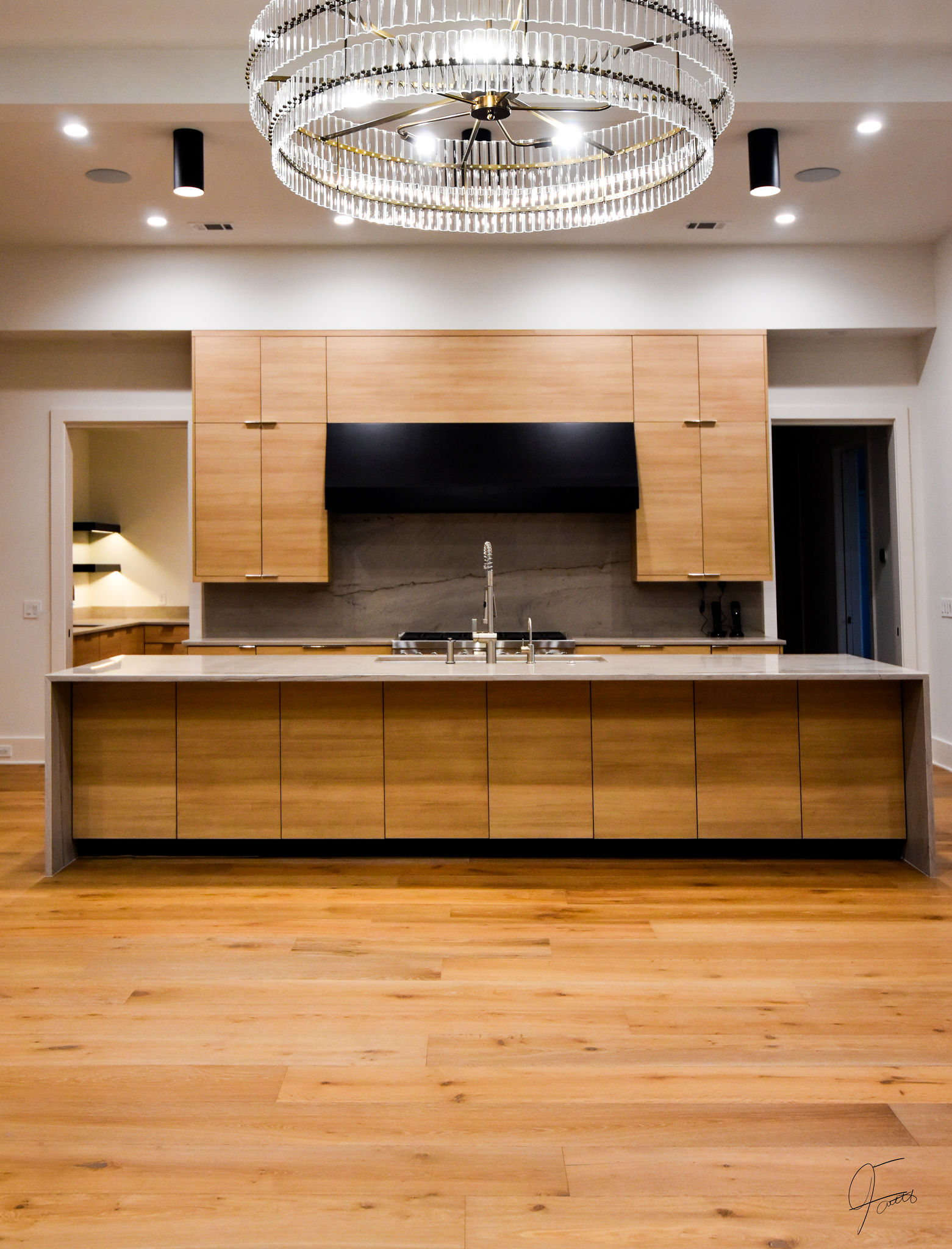 Frameless &middot; Modern